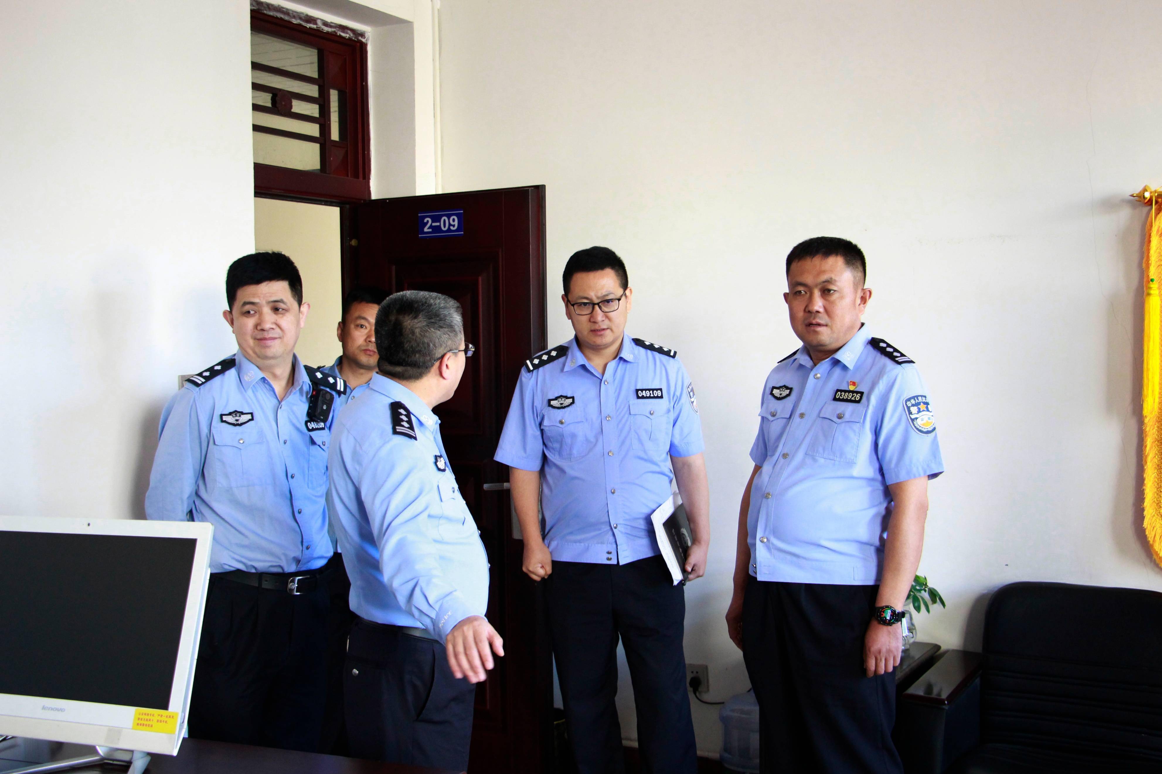 绥德县副县长吴亮深入基层督导调研公安工作