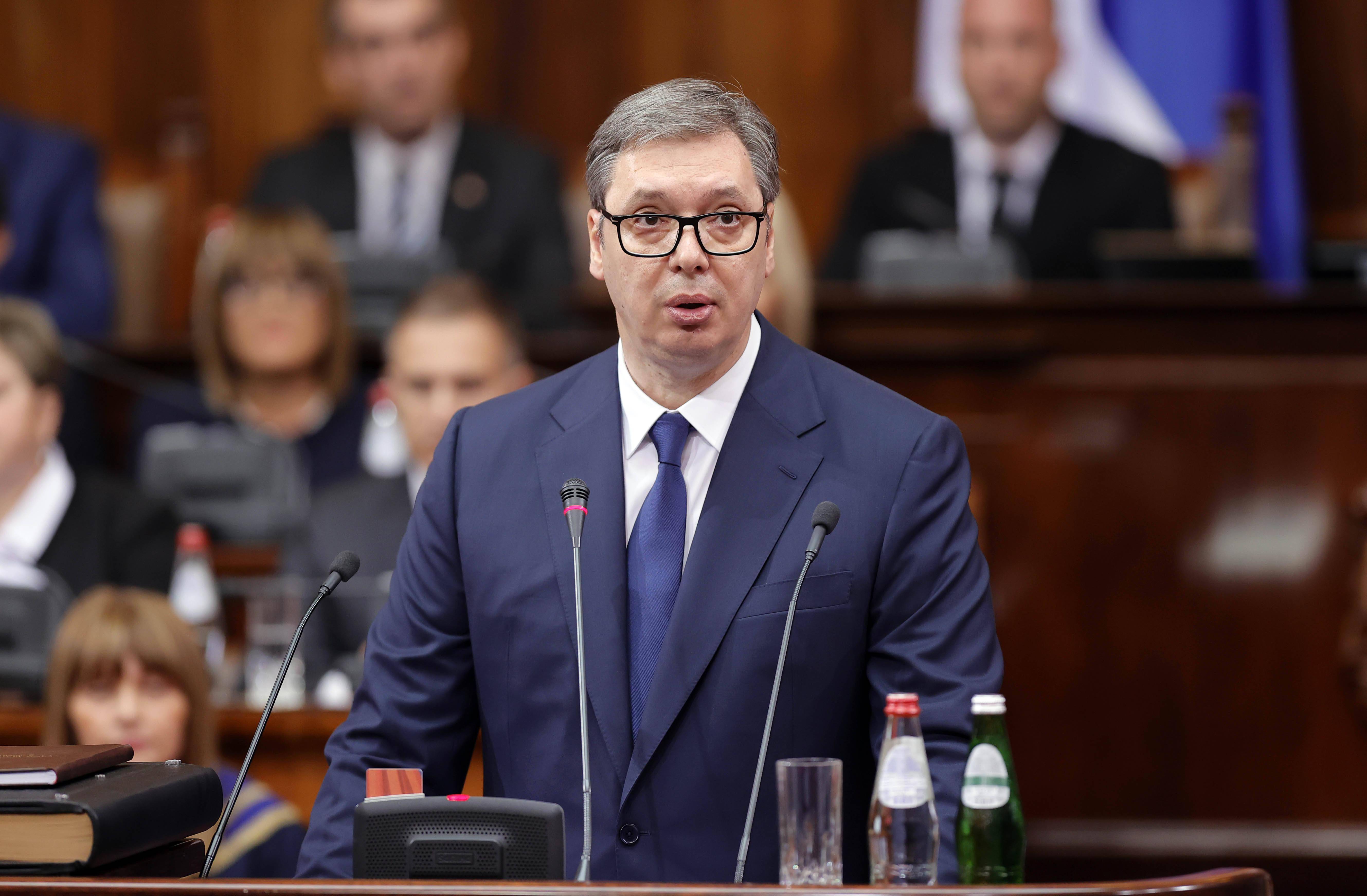 塞尔维亚总统武契奇宣誓就职