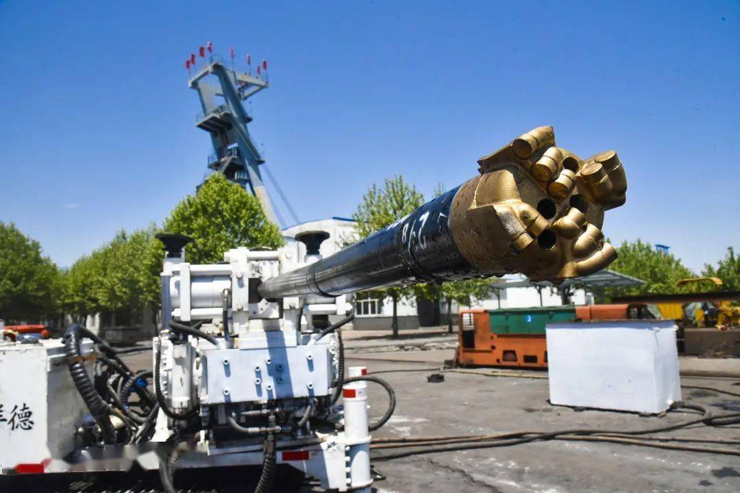 五阳煤矿普钻改造智能定向钻机获得成功_施工_进尺_王杰峰