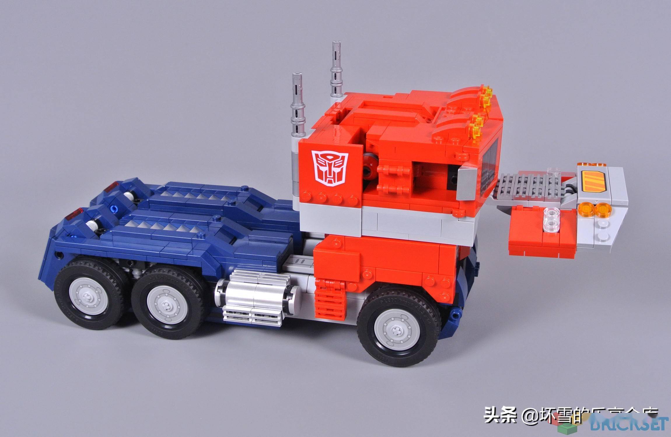 云测评乐高10302擎天柱只为找回童年的变形金刚梦