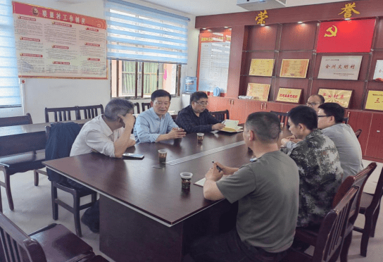 李昌钦到丹寨县宣讲省第十三次党代会精神并调研指导乡村振兴工作