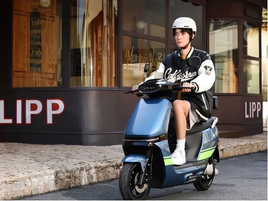 武汉夏日游记,爱玛米格a303骑行百公里,邂逅城市美景_电动车_转向灯_