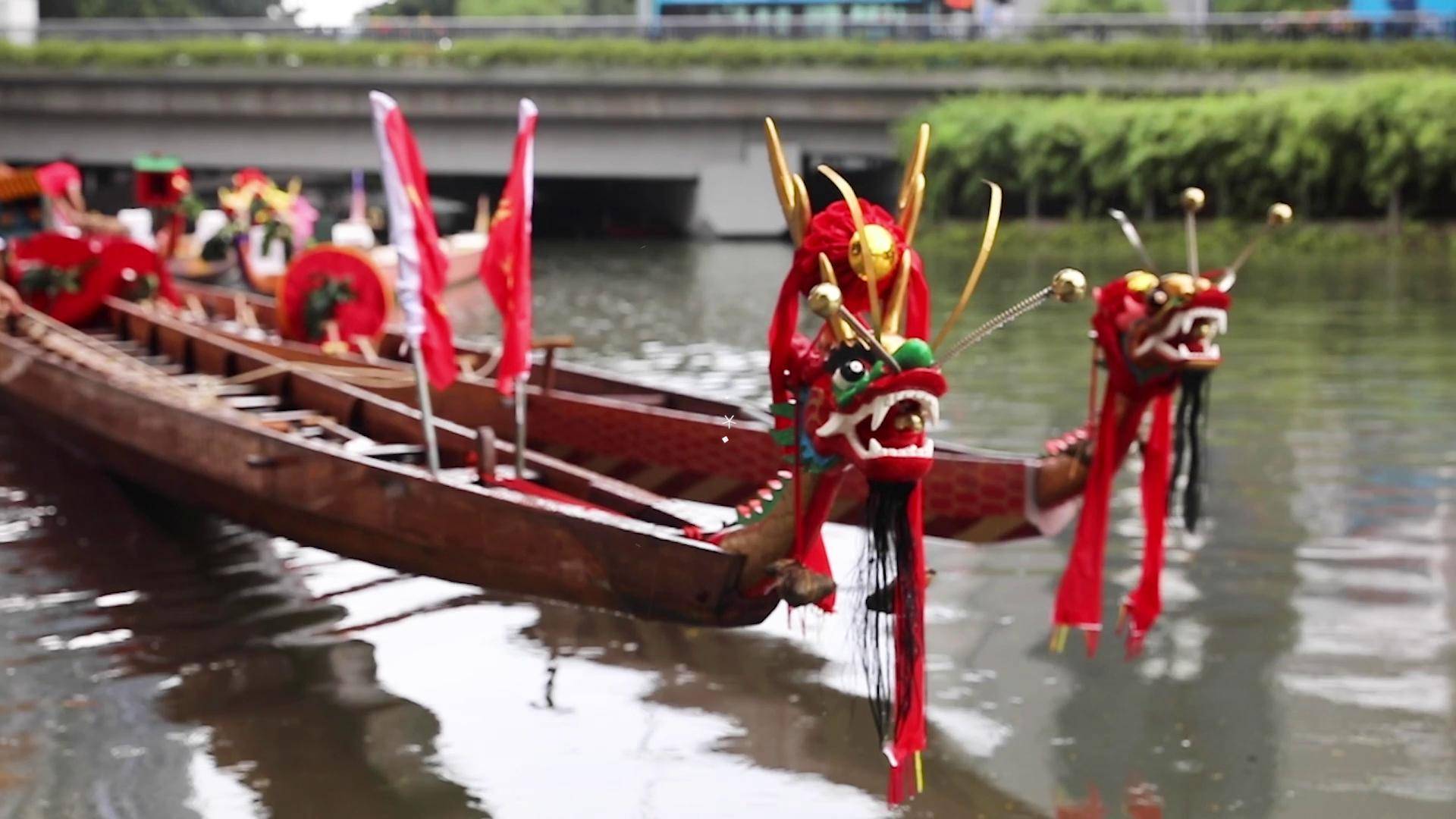 广州猎德村龙舟采青遇上儿童节大人细路一齐扒龙船食龙舟饭