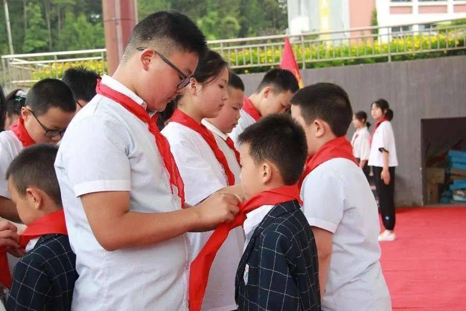 牢记嘱托 阳光成长|黔江区少年儿童喜气洋洋过"六一"_活动_小学_汇演