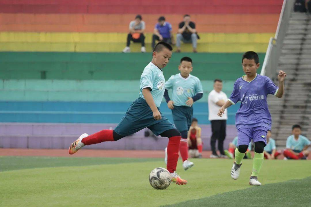 助力乡村校园足球梦中国体育彩票微光行动走进江津四牌坊小学