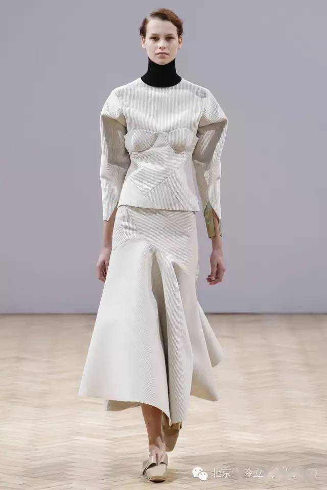 量感衣袖- 复古氛围第一的「羊腿袖」