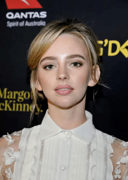 娜塔莎·巴塞特_来自_版权