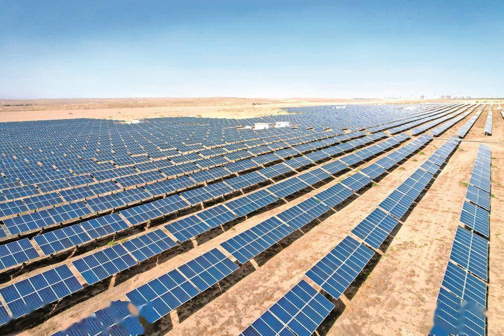 光伏方阵熠熠生辉_光伏电站_电能_电网