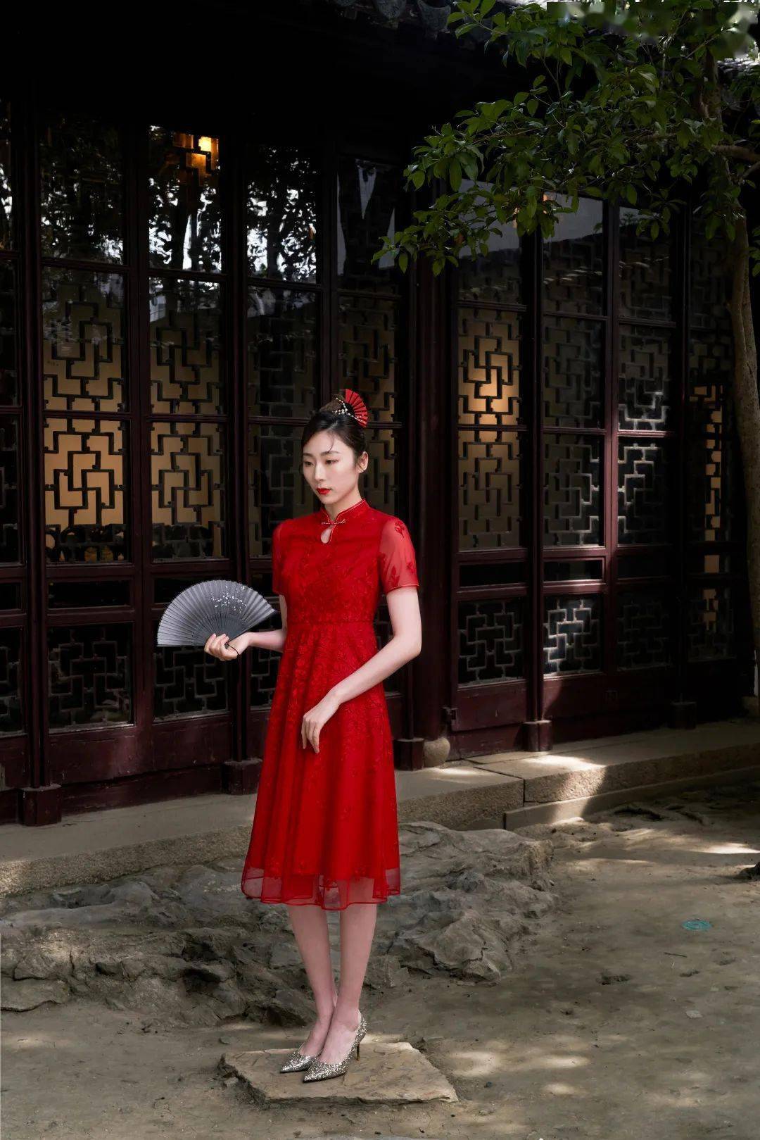 「花弄影」系列221q311p「花弄影」系列221q310p红色代表了如意,吉祥