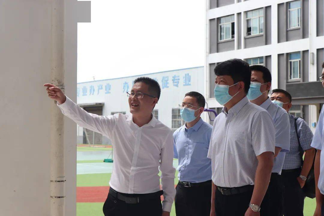 第22批来陕挂职博士服务团走进安康育英职校