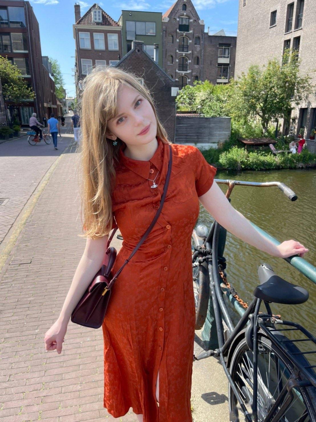 生化危机4重制版美国总统千金ashely的脸模曝光