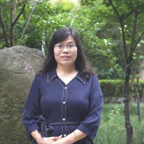 张雯雯老师· 03 ·遇到老师之后,我多次萌发想去当个老师的冲动.