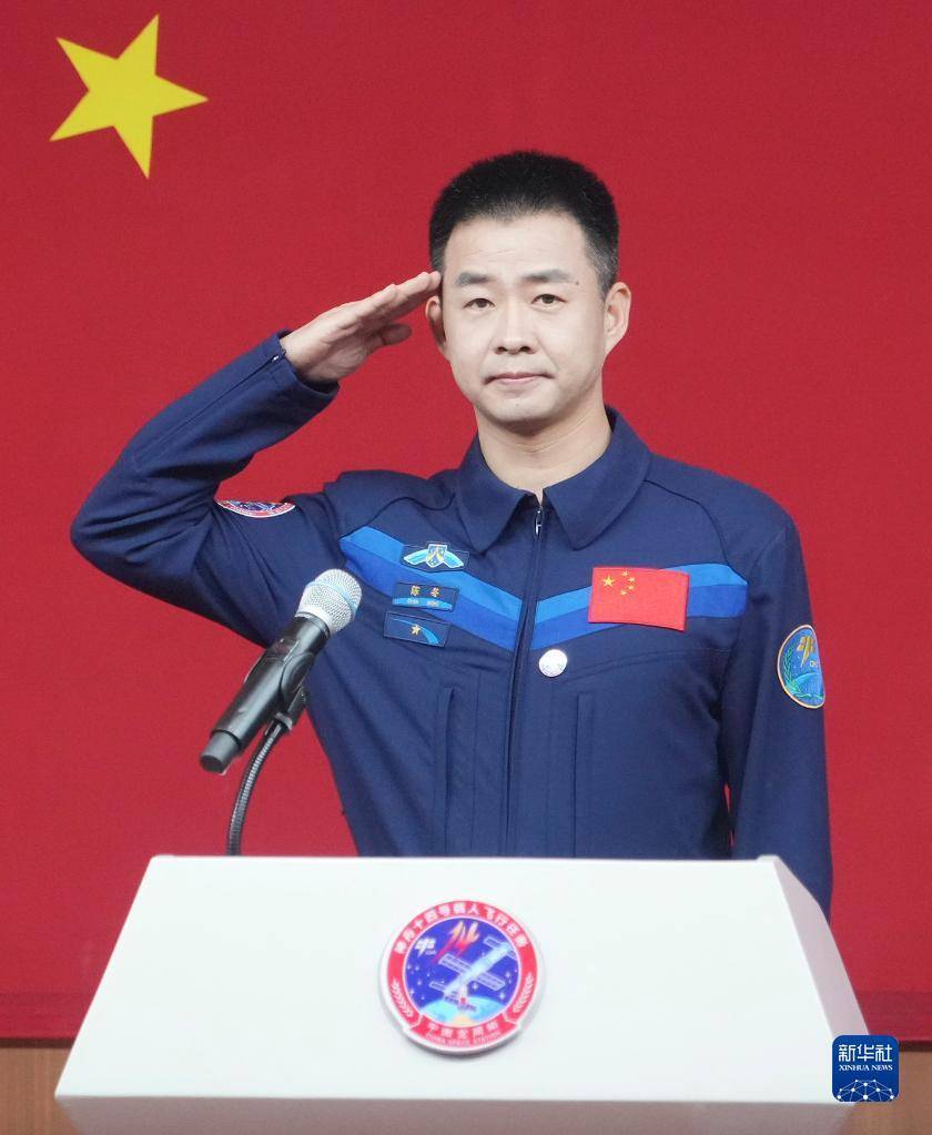 神舟十四号载人飞行任务航天员与记者见面