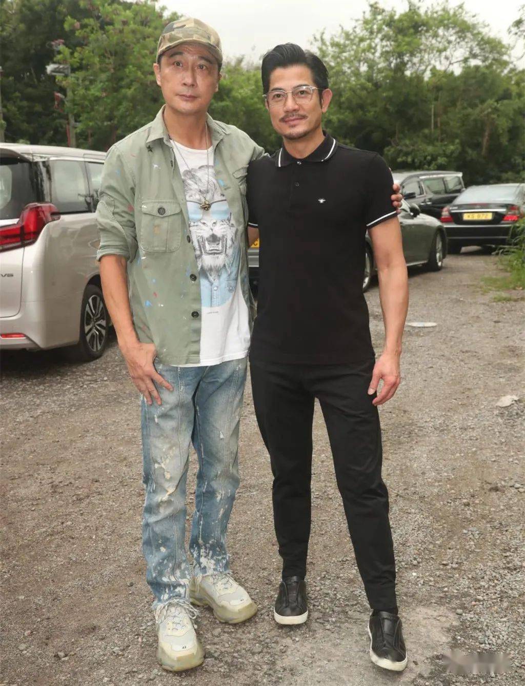 罕见香港四大影帝合作拍戏郭富城留胡子男人味足任达华手臂肌肉抢镜