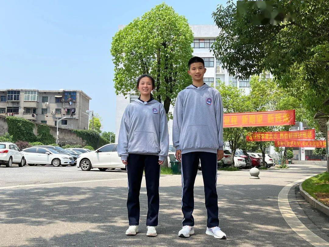 香樟中学校服图片