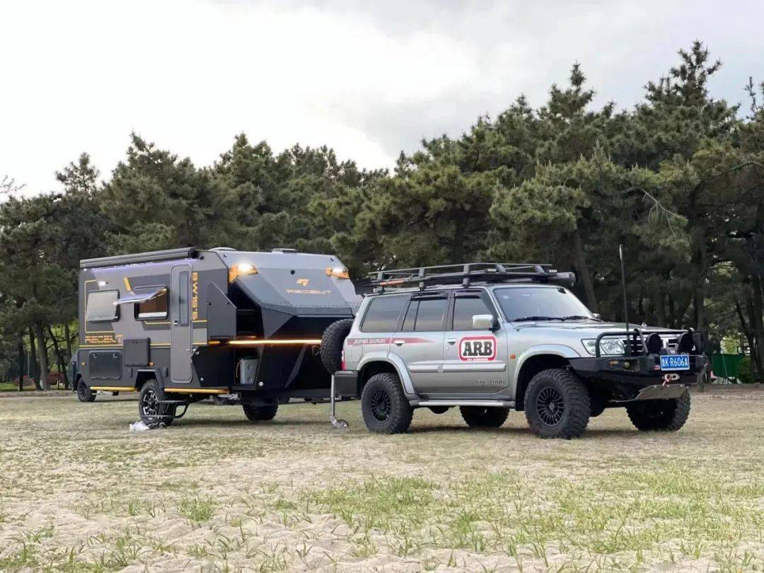 底盘可升降,能越野的拖挂房车——越界regent全地形拖挂