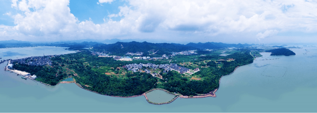 总体概况临港村地处宁海湾尾畔,长山岗上,毗邻宁海湾景区,与横山岛等