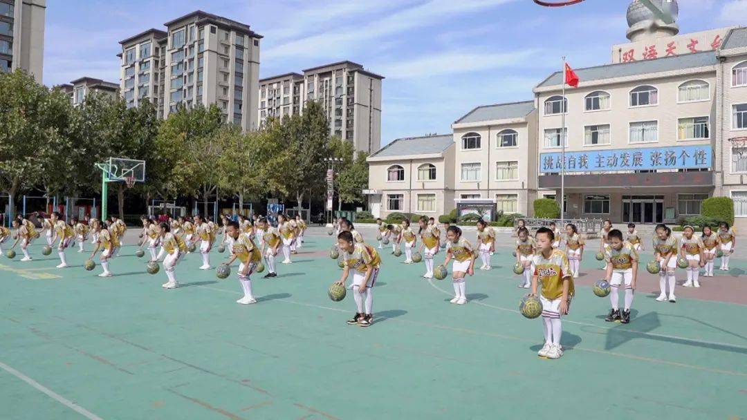 莱州市双语学校生命美育致敬品牌献礼二十大