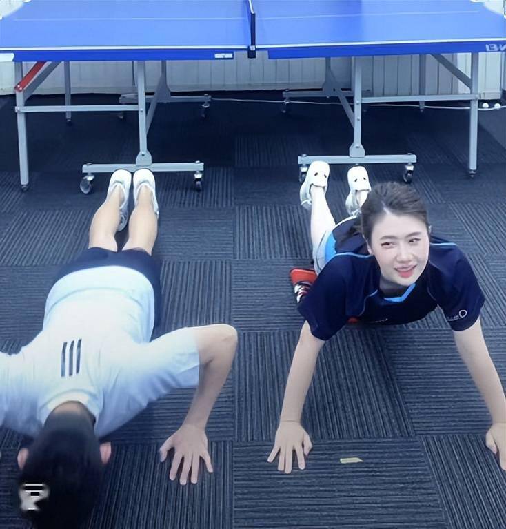 福原爱在线开课联手日本健身教练颜值超高累到狂飙日语