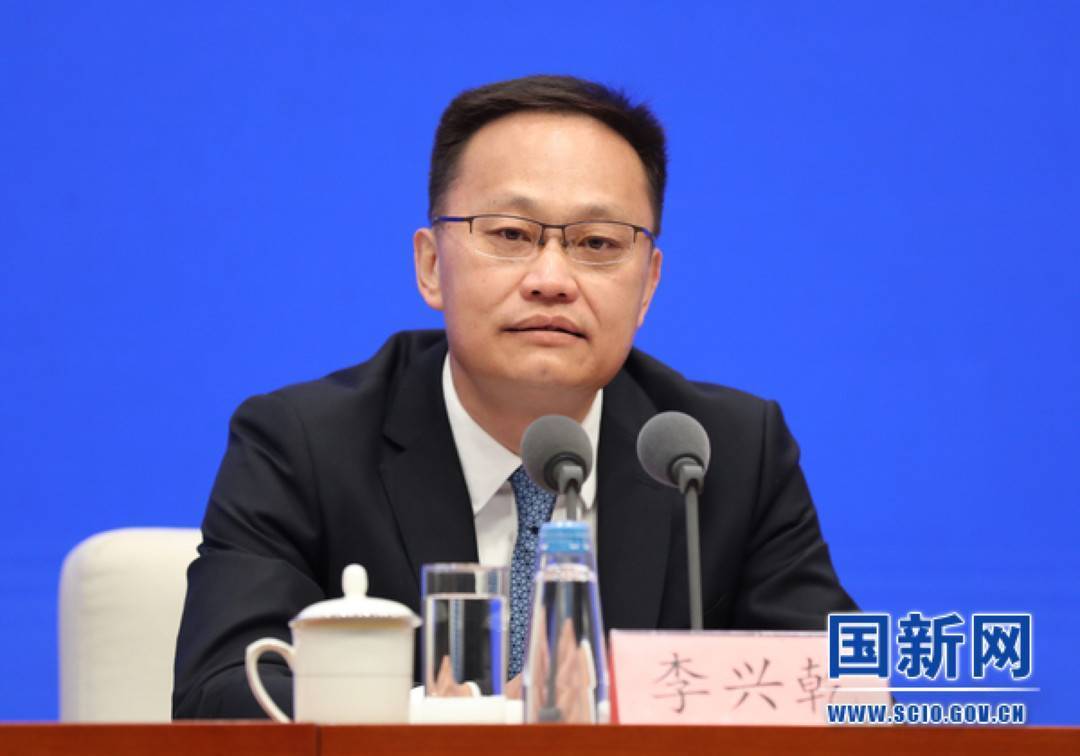 商务部对外贸易司司长李兴乾在会上谈到了国内部分行业存在订单流出和