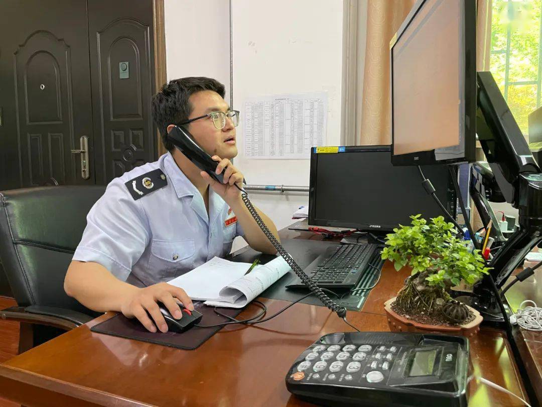 勇于担当 敬业奉献——眉县税务局杨凯退税减税先进事迹_工作狂_电脑