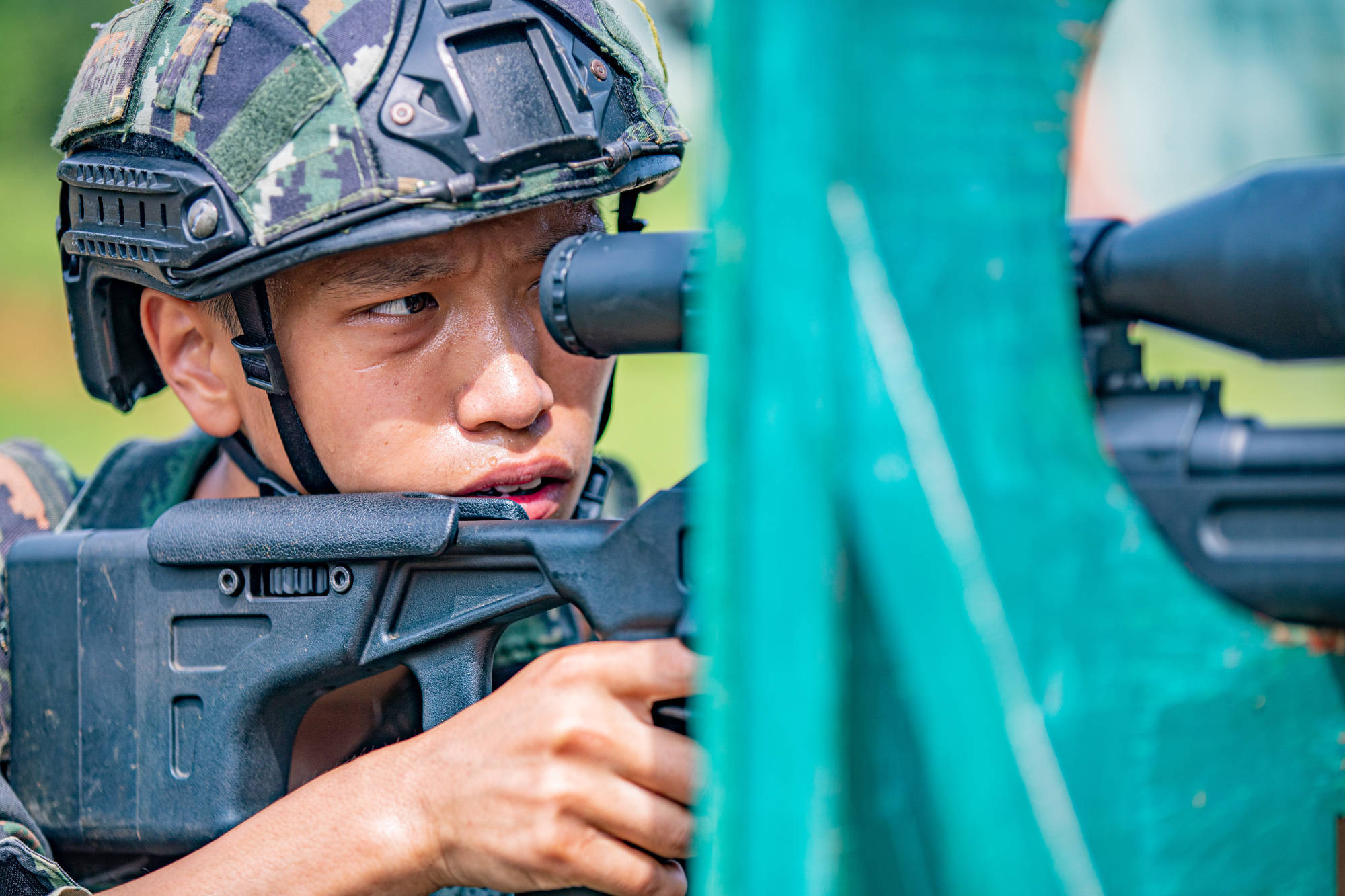 广西武警总队庞湘华图片