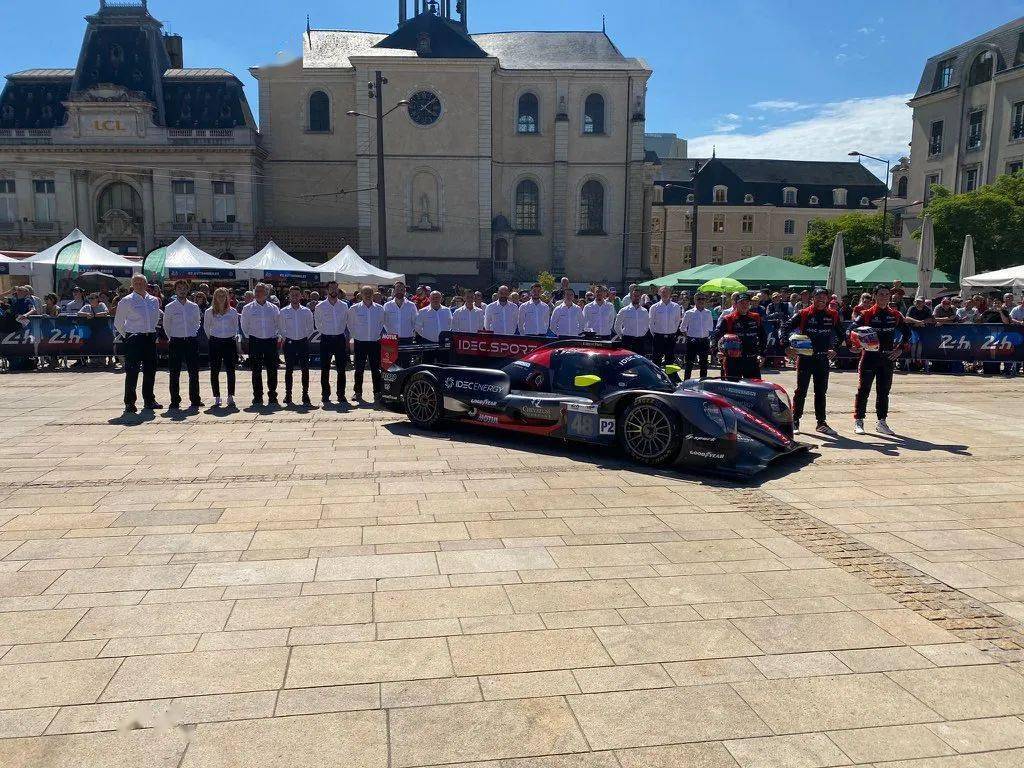 组一道参与pro/am组别的竞争#45(右侧):james allen(澳大利亚),steven