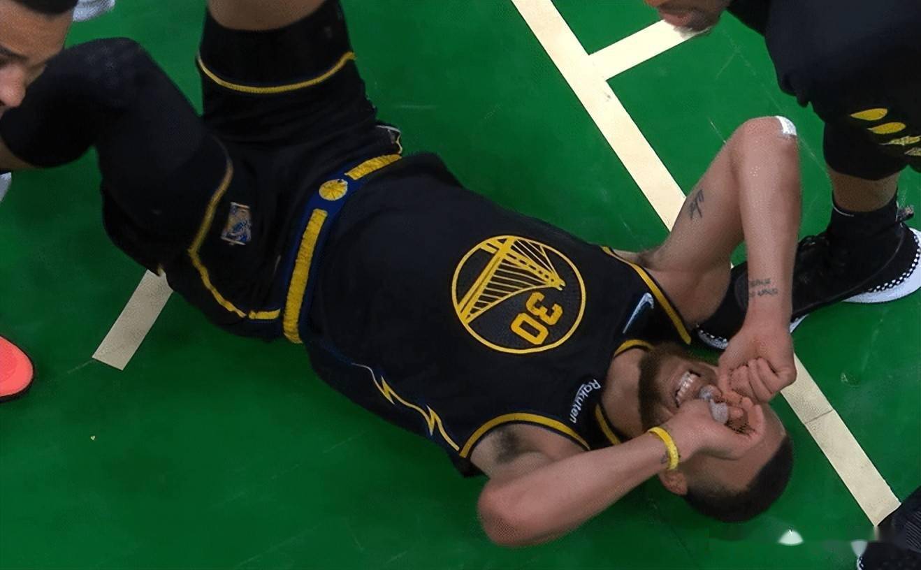 格林回应第6犯:听到库里惨叫才主动推开斯玛特_末节_犯规_裁判