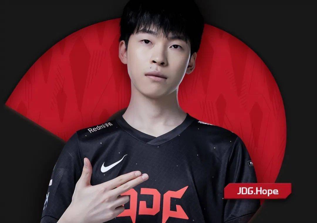 不过最近接连被lpl的选手给刷下来了,只能说最近lpl选手都太顶了,从之