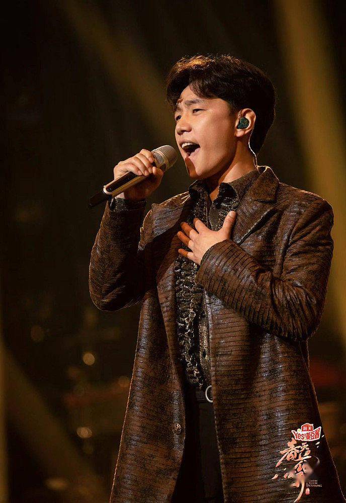 《春天花会开》传承民歌音乐经典 龚爽携傲日其愣助力民歌多元化_观众