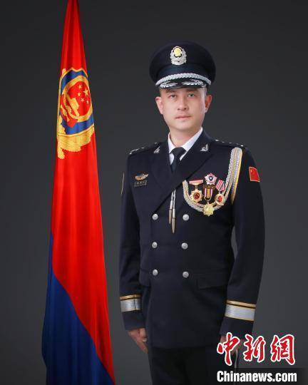 新疆特警总队政委图片