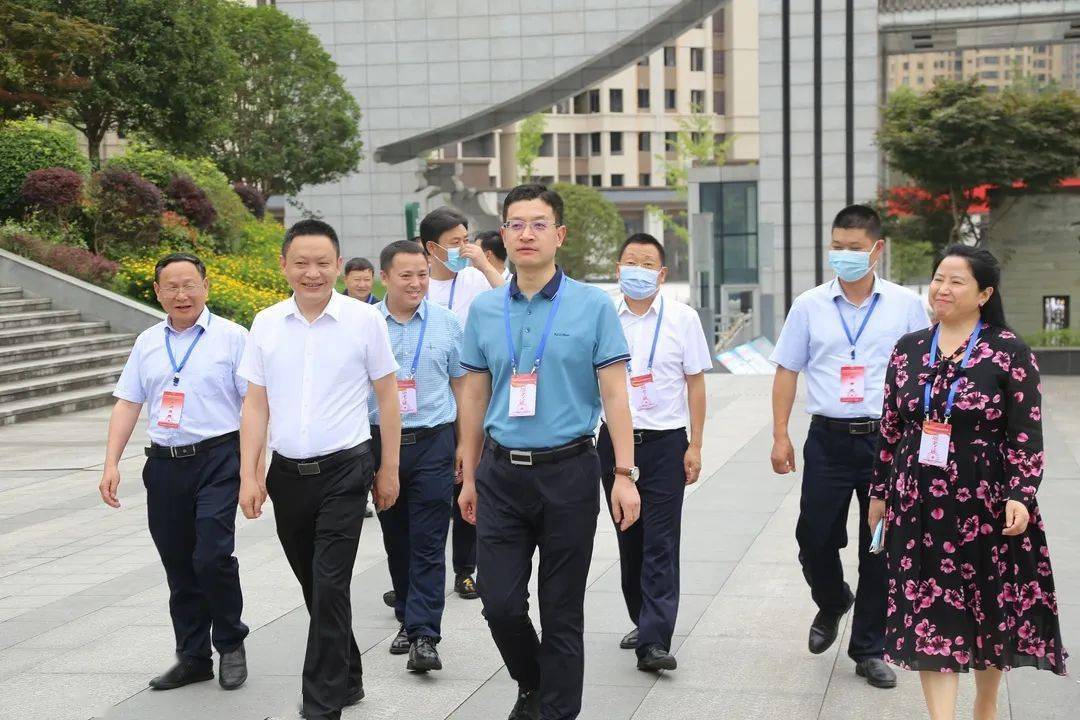 何光平督查中考工作