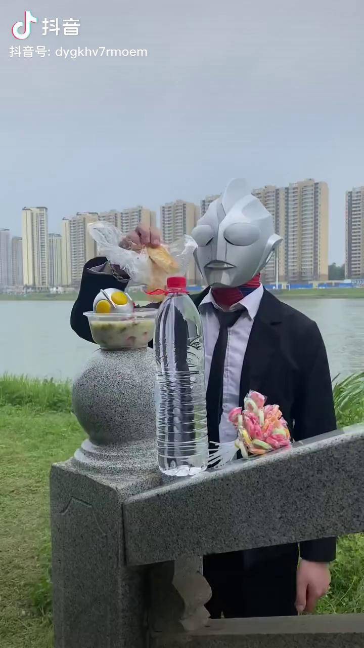 其实善良的人才会我饮酒点孤灯迪加奥特曼奥特曼cosplay二次元