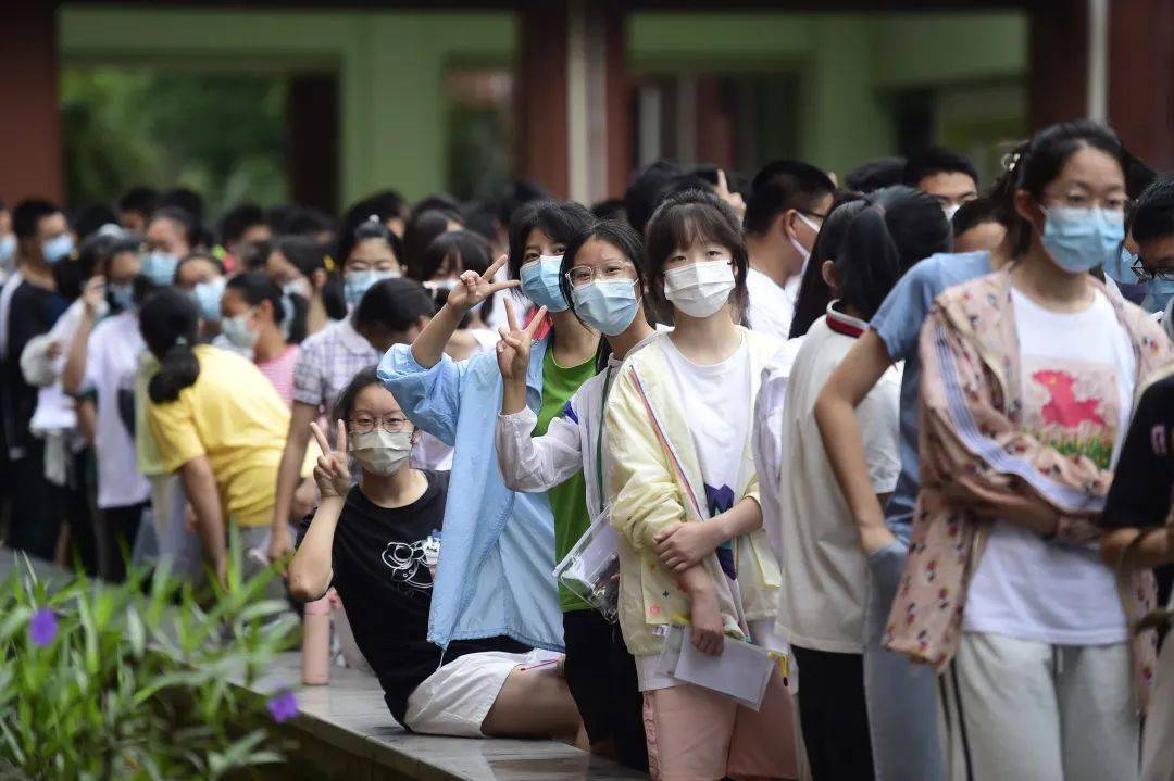 中考考场图片(中考考场图片大全 视频)  第1张