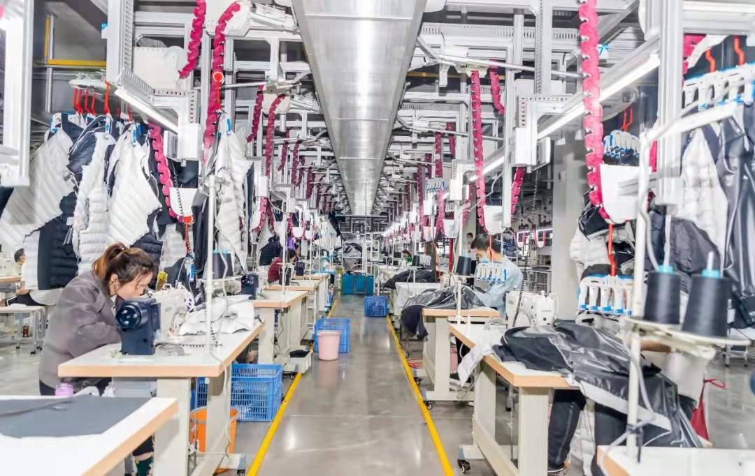 把世界服装厂建在家门口——记监利市服装行业协会会长郭应平