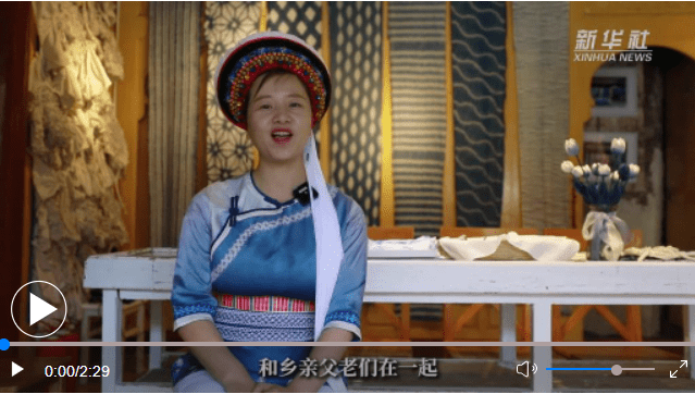 我们的新时代｜蓝天白云在布面上“起舞”_张翰敏_骆航_王璐瑶