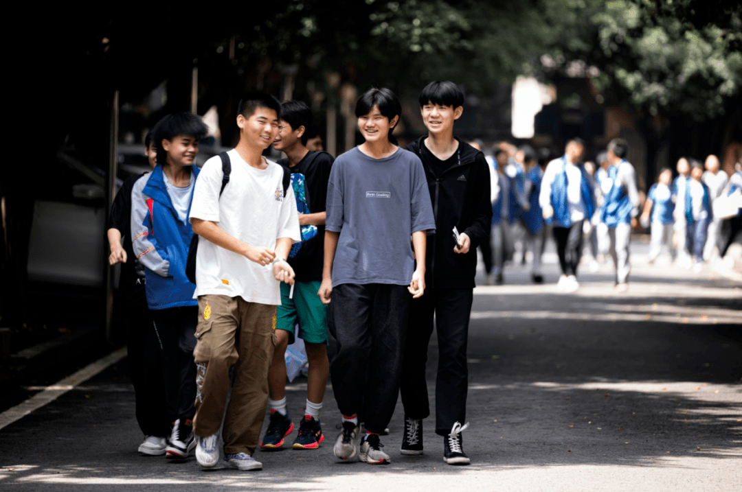 2022年中考圆满结束巴南9731名学子开启新征程