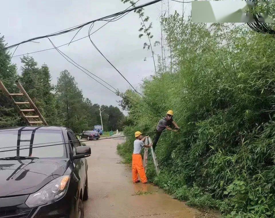 中國移動會昌分公司修復通信線路青年志願者,會昌義工赴西江南星村做