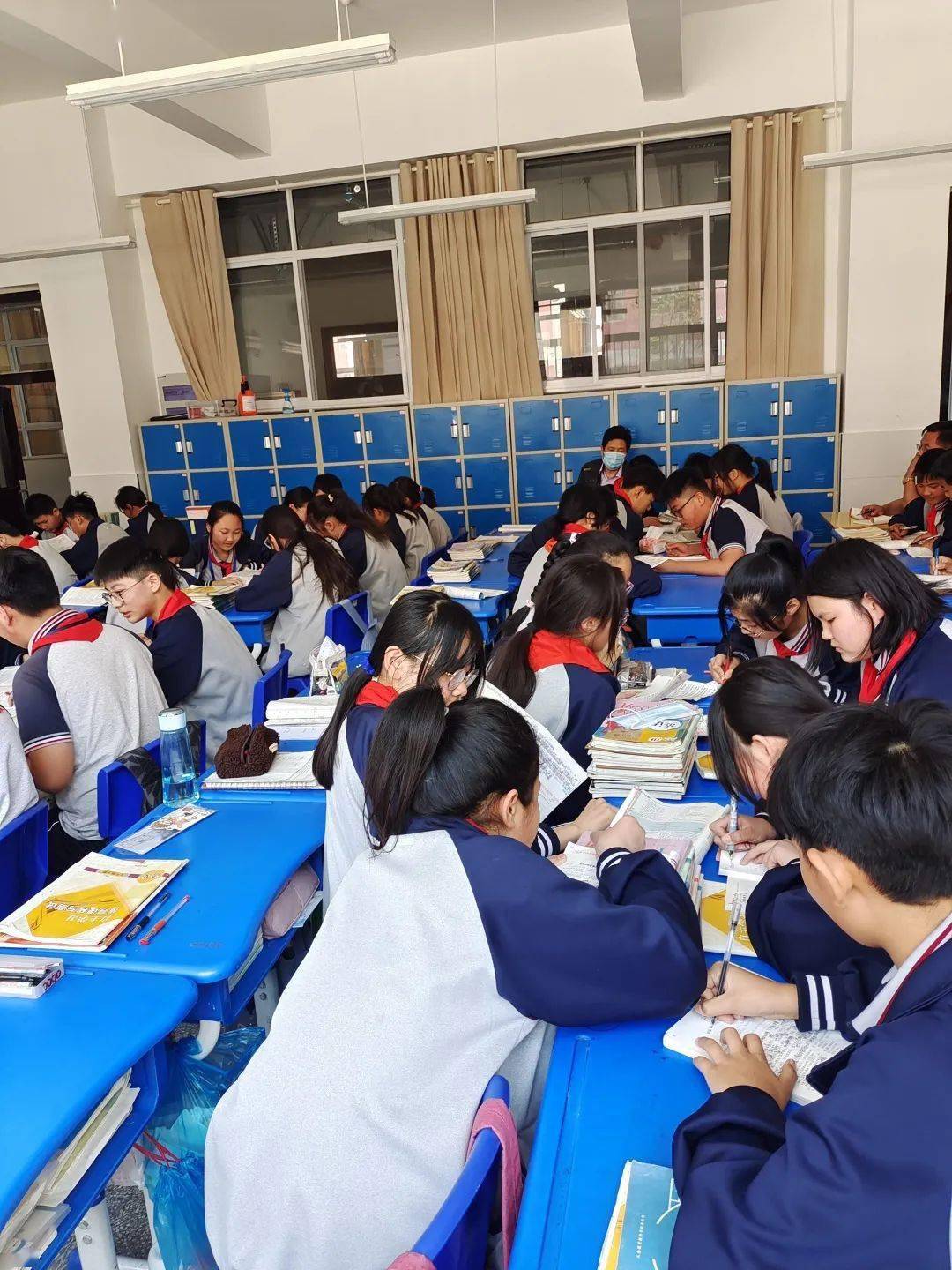 临沂市李官中学举办"生本理念教学课堂"教研活动