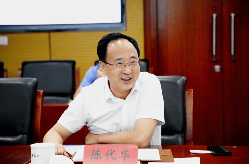 陈代华对吕翊一行的来访表示欢迎.