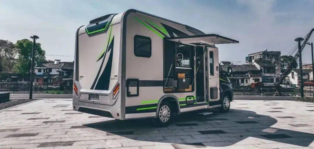 624西安房车展炫酷登场戴德进口urv高配版领略不凡品质