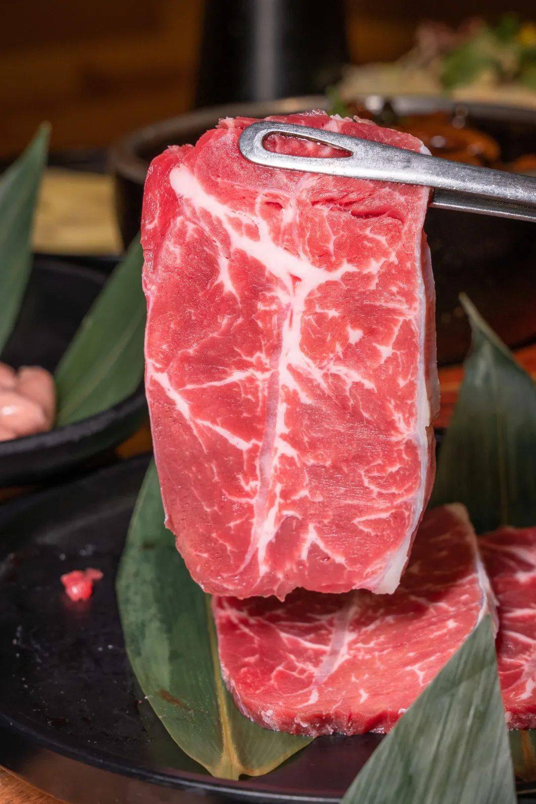 黑牛牡蛎肉是牛肩上最嫩的一块肉,每片都有手掌般大小,让你一次性过足