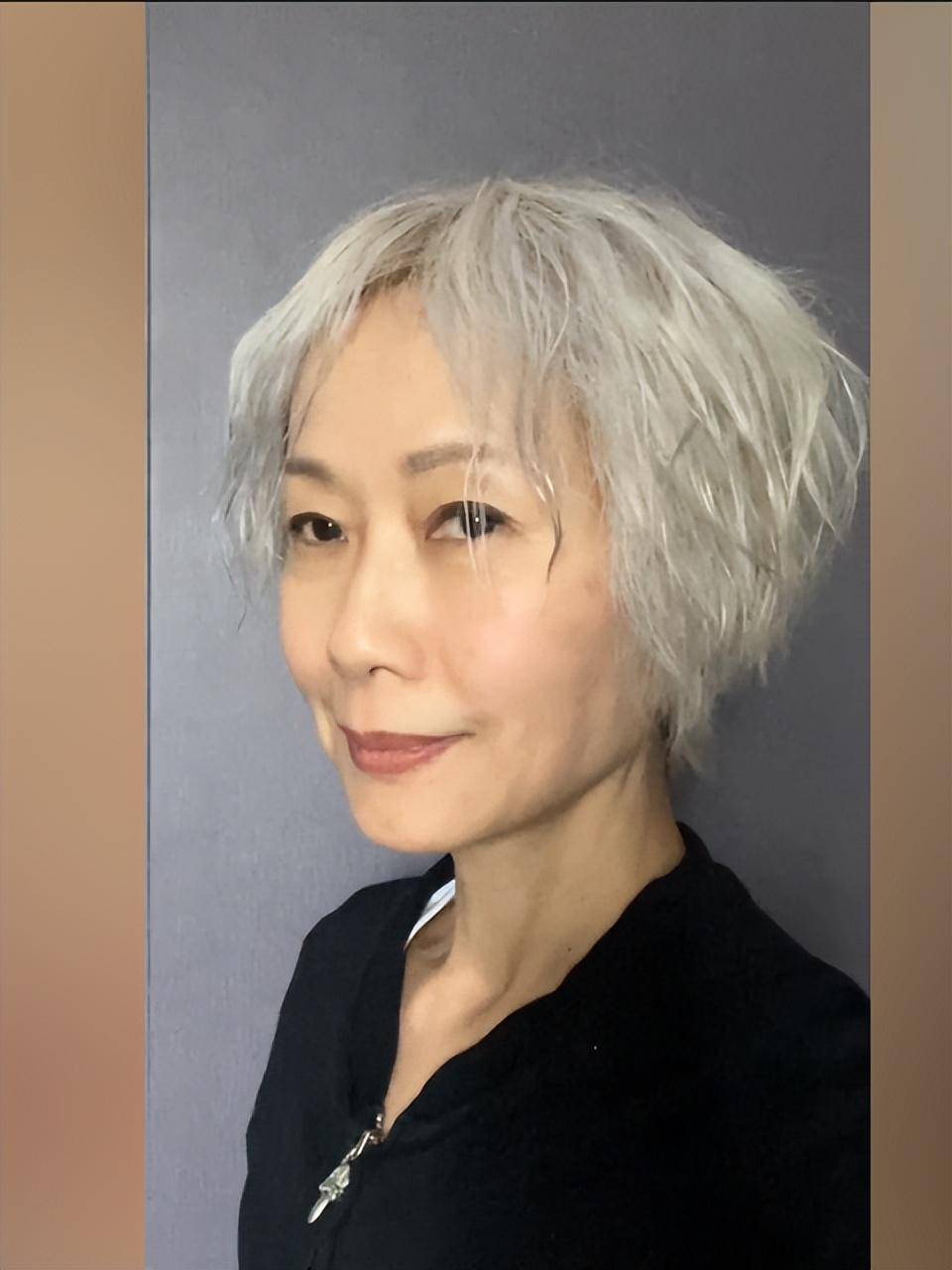 叶童自嘲未老先衰身材瘦骨嶙峋白发又不染正视老态心态淡然