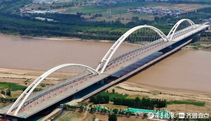 西北部的跨河大通道,航拍在建济南黄河齐鲁大桥最新进展