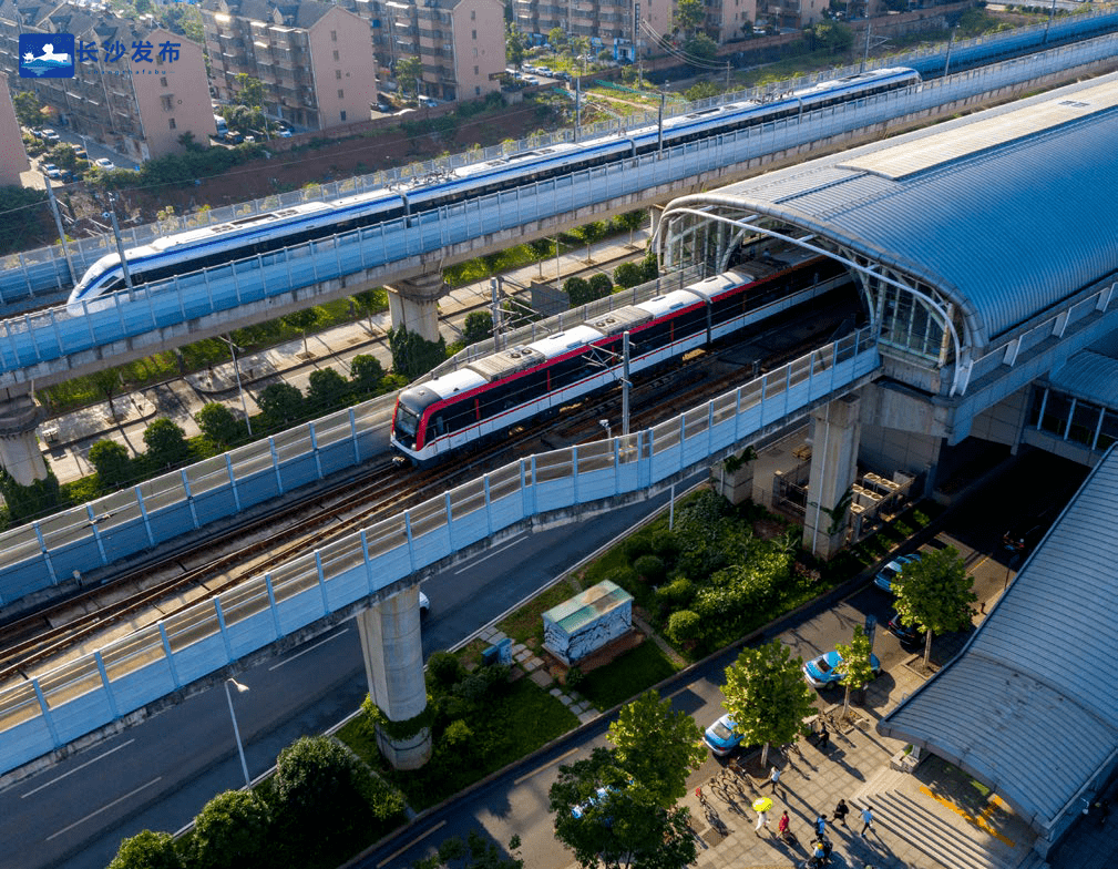 据悉,长沙轨道集团还将加快推进轨道交通设施高水平互联互通,在助力