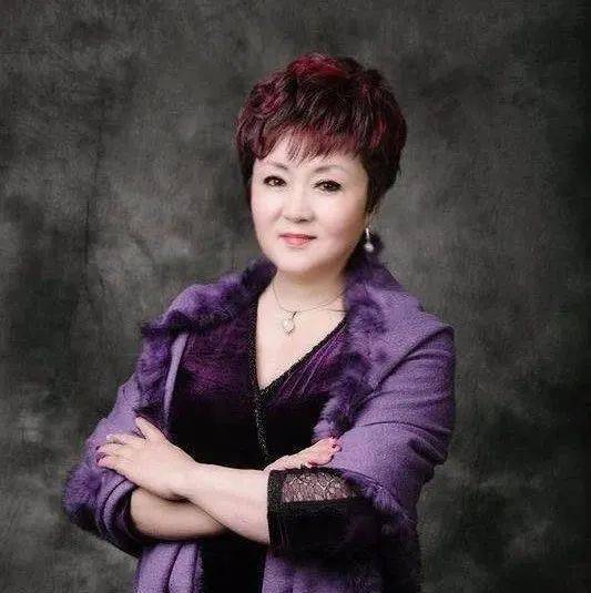 追逐梦想用爱歌唱军营百灵鸟悉尼知名唱作人董宁