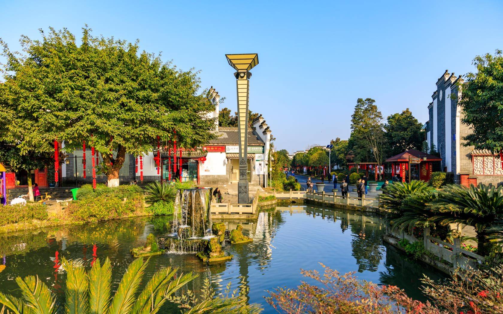 战旗村:藏在乡村振兴中的幸福蝶变_布鞋_游客_成都