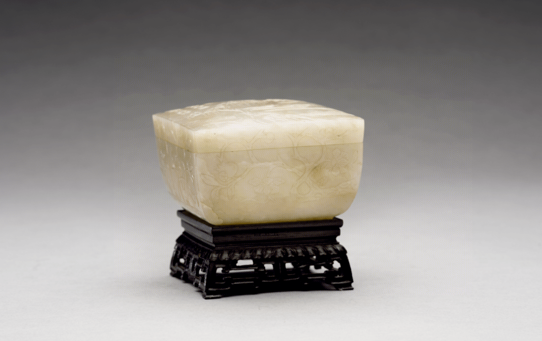 山水图方盒鹿鹤同春图磬明 "子冈"款白玉二乔观书牌陆子冈款黄玉雕