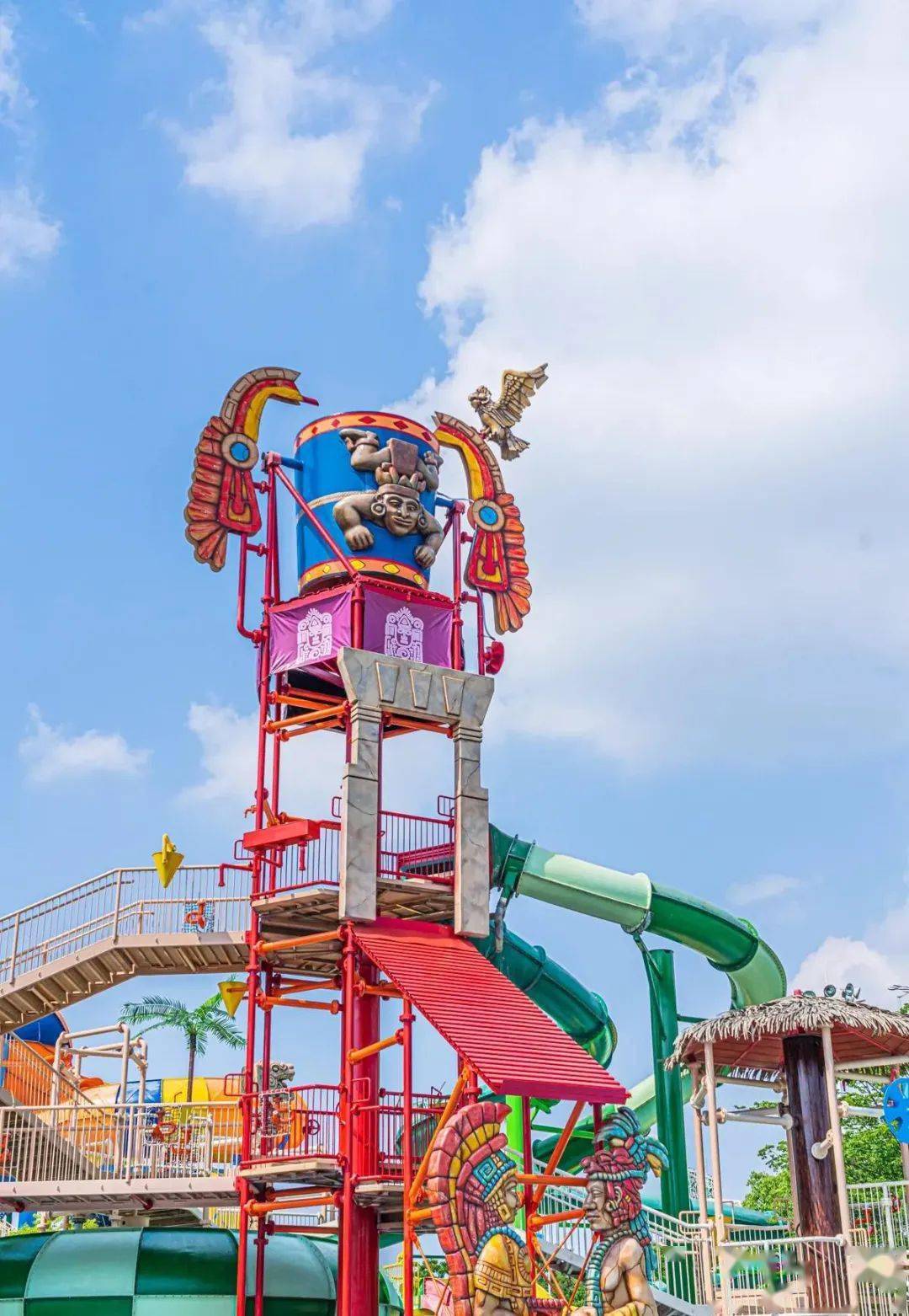 武漢夏天第一浪瑪雅海灘萬顆愛心慶開園