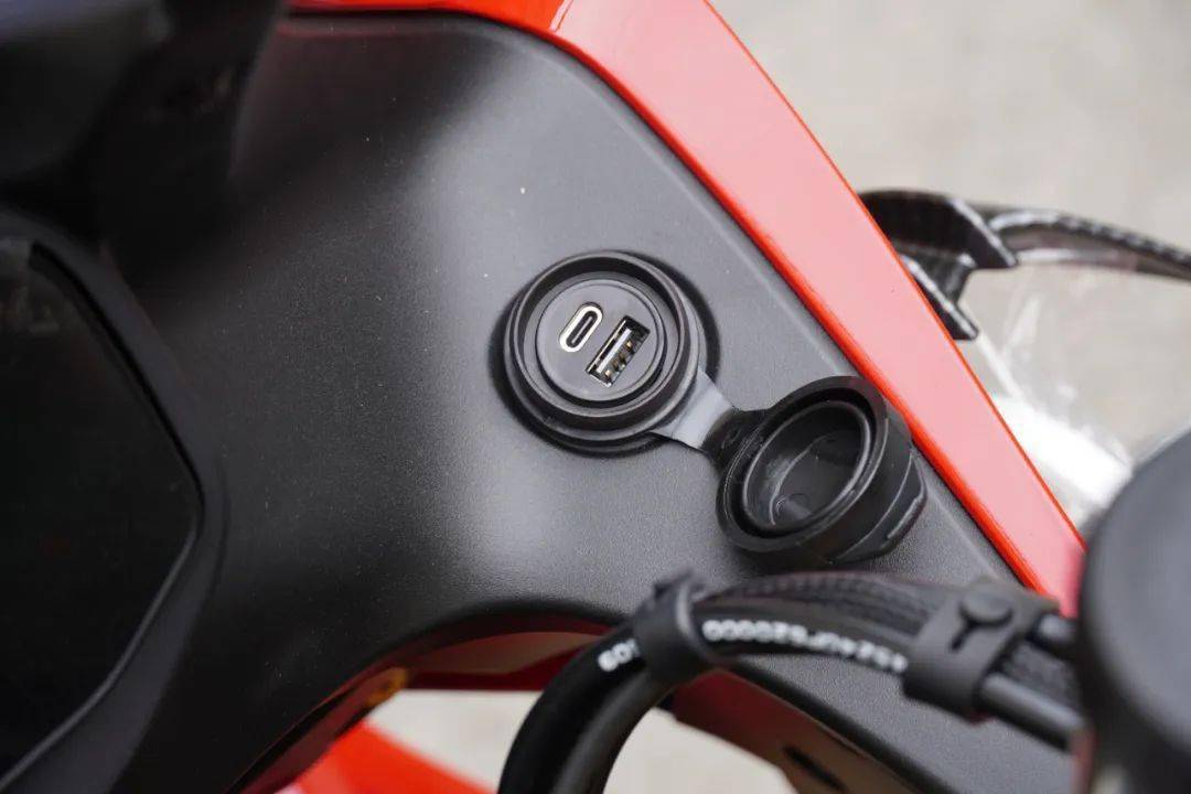 国产唯一四缸仿赛,多项改动的新款 qjmotor 赛600静态展示_搜狐汽车